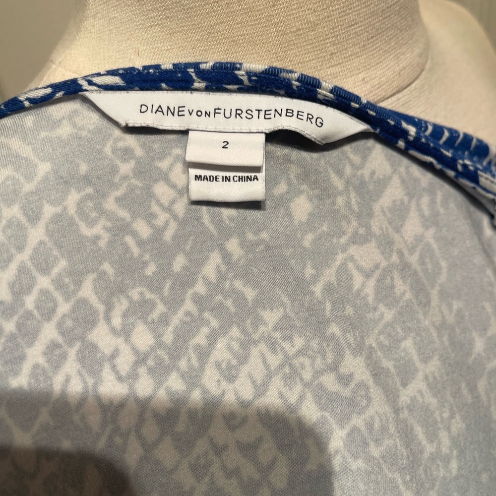 Diane Von Furstenberg Abstract Blue and White Midi Dress - Picture 3 of 6
